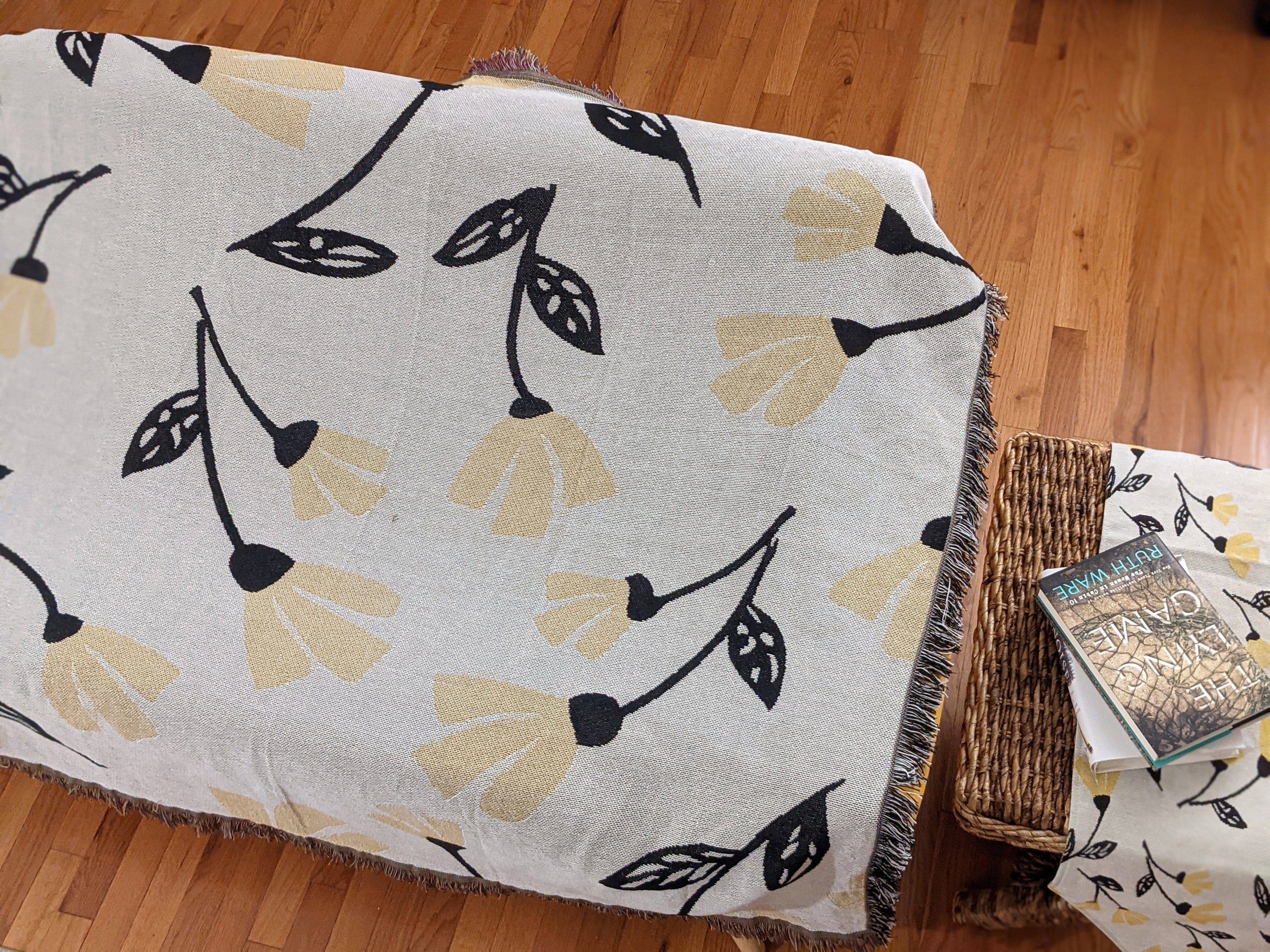 Yellow Fleur Botanical Sunshine Golden Floral Woven Tapestry Throw Blanket - 50” x 60” (18112)