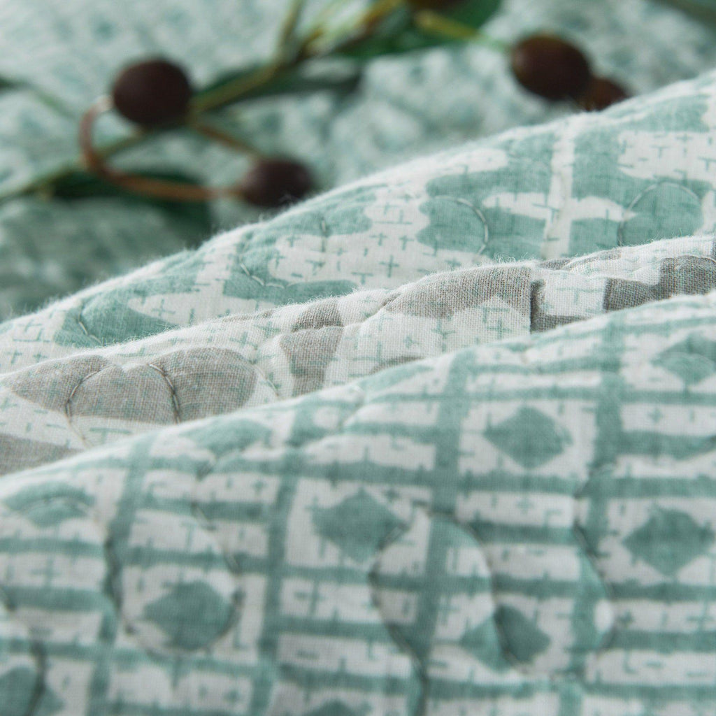 DaDa Bedding Contemporary Mint Green Grey Geometric Cotton Quilted Bedspread Set (JHW-804)