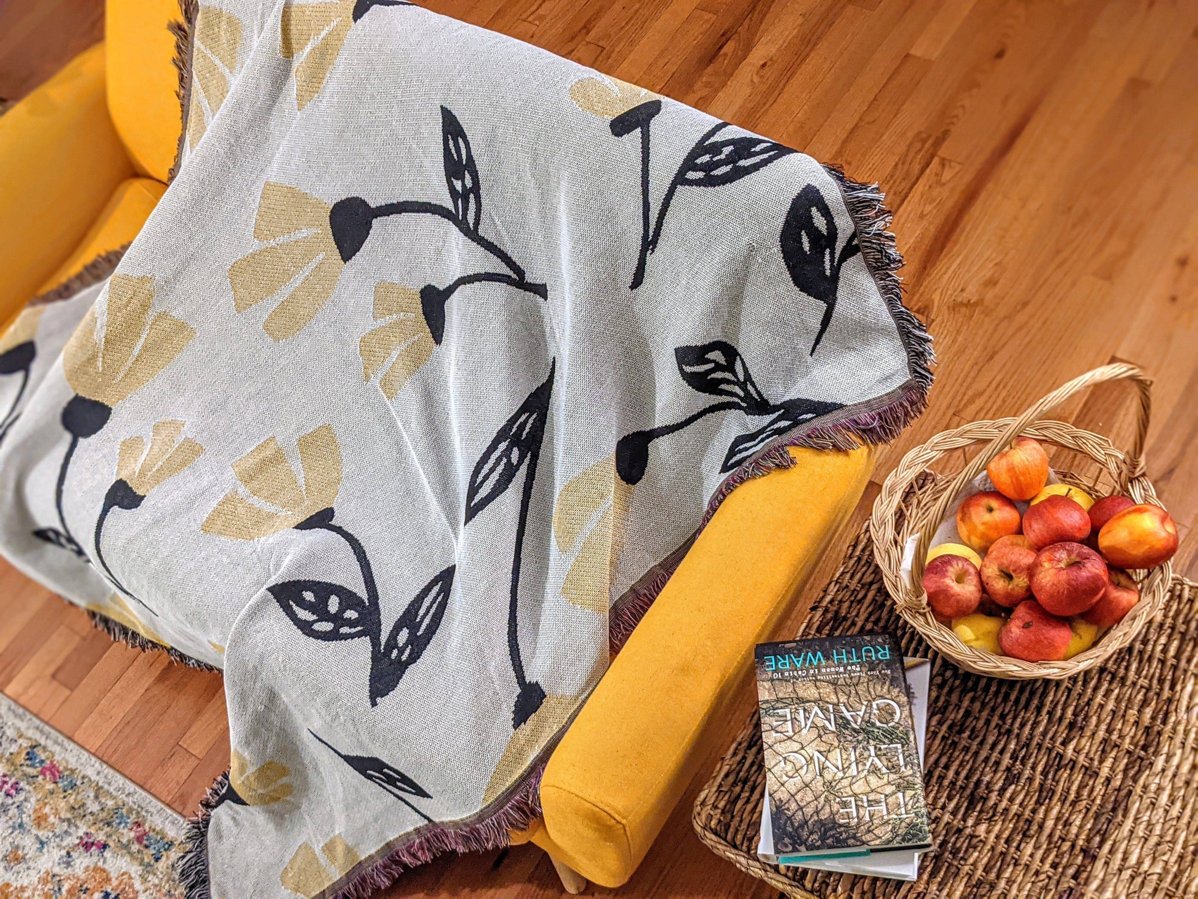 Yellow Fleur Botanical Sunshine Golden Floral Woven Tapestry Throw Blanket - 50” x 60” (18112)