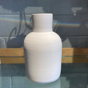 Aire Vase-White : One