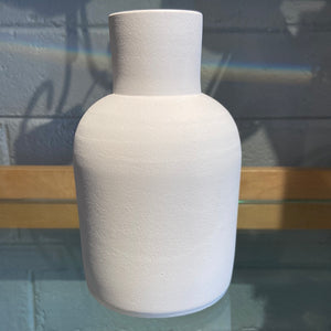 Aire Vase-White : One