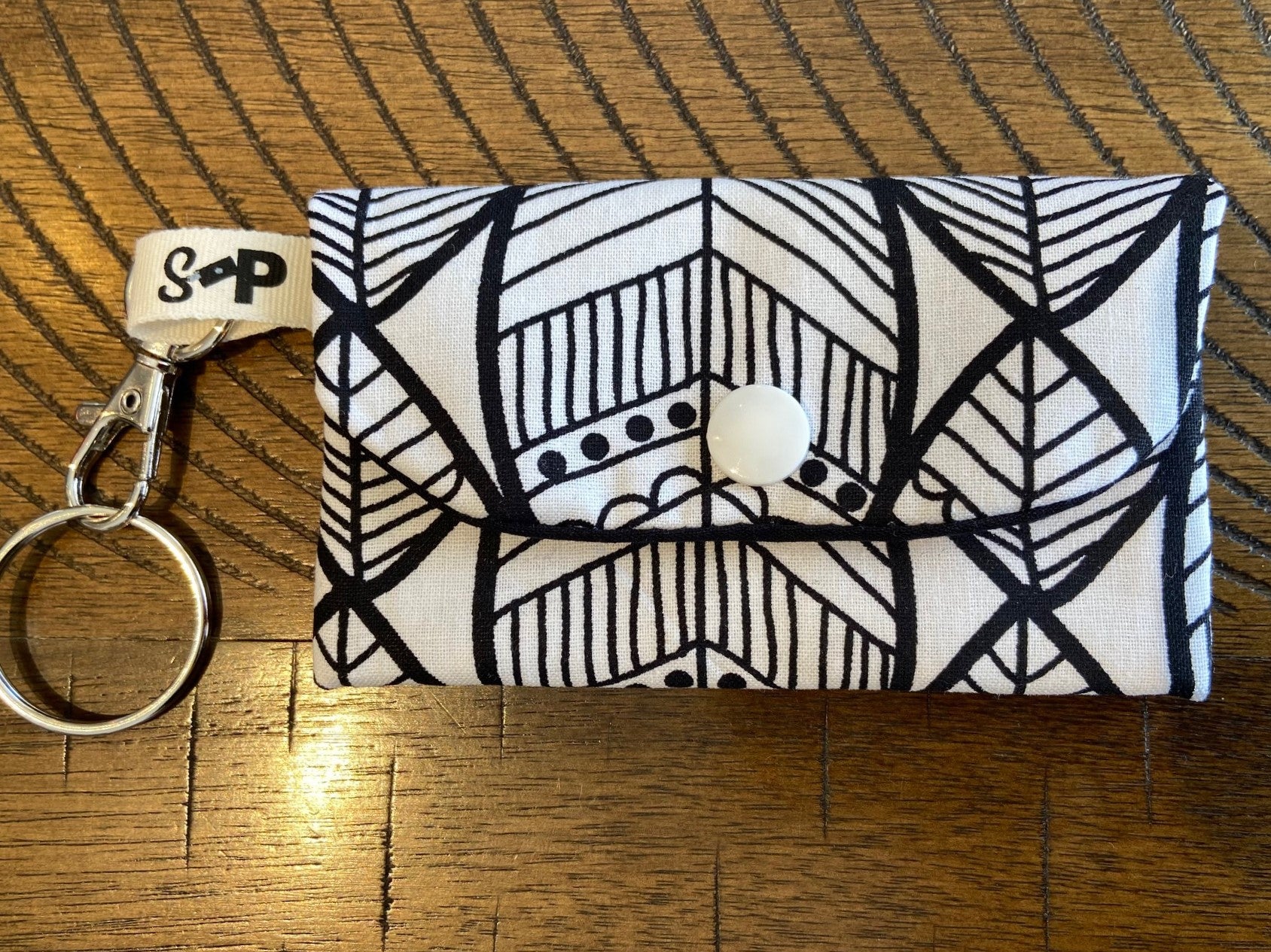 Color Your Own Snappy Pouches